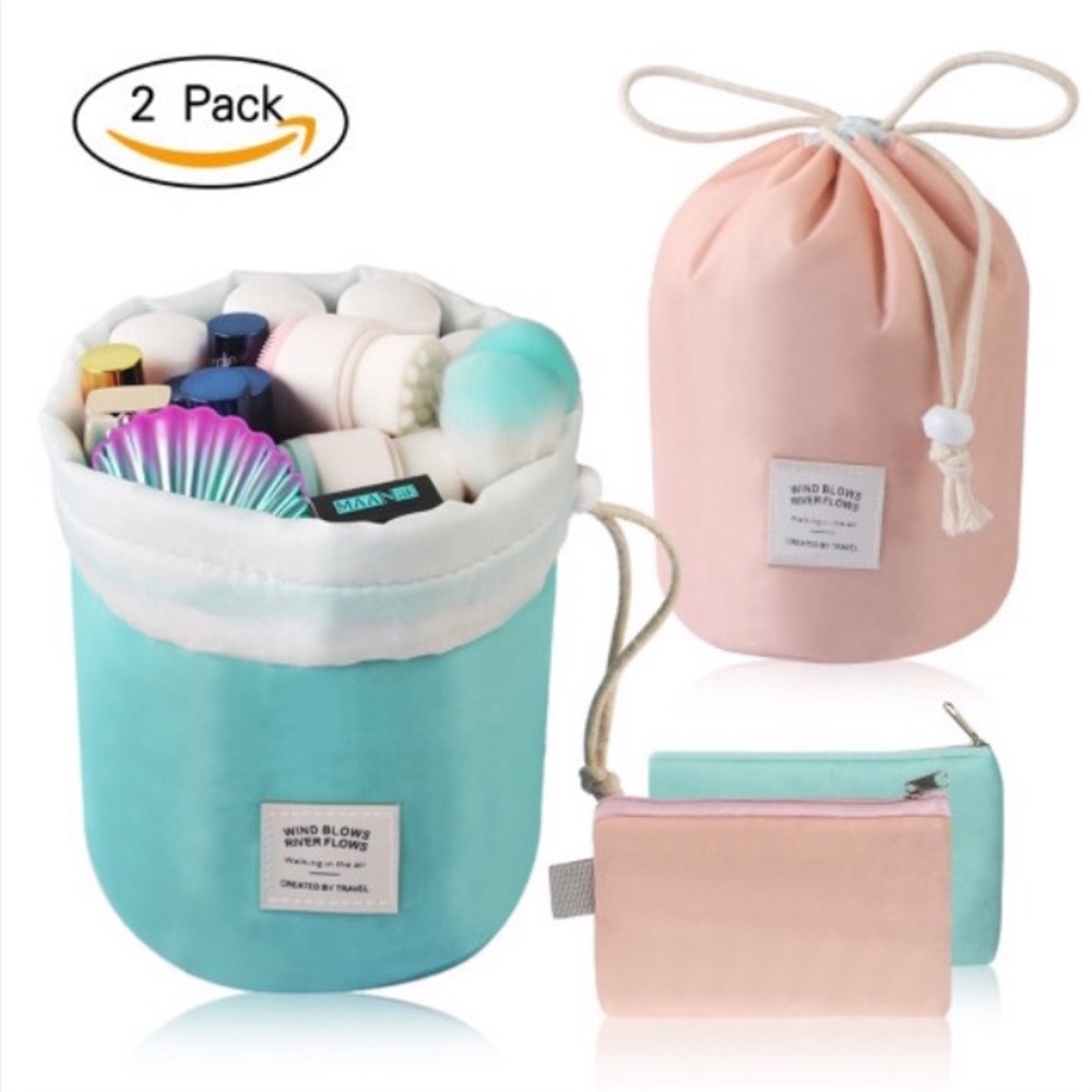 2 pack of makeup bags 1 pink and 1 blue